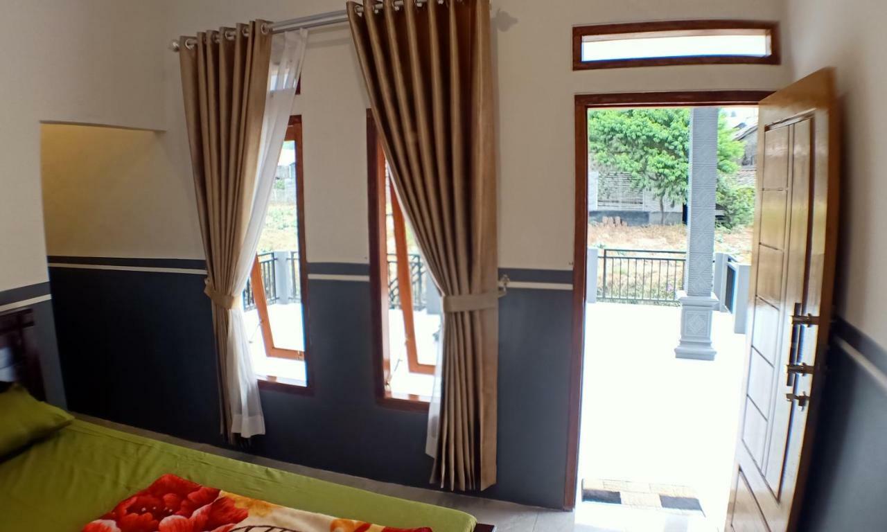 Homestay Anggun Bromo Exterior foto